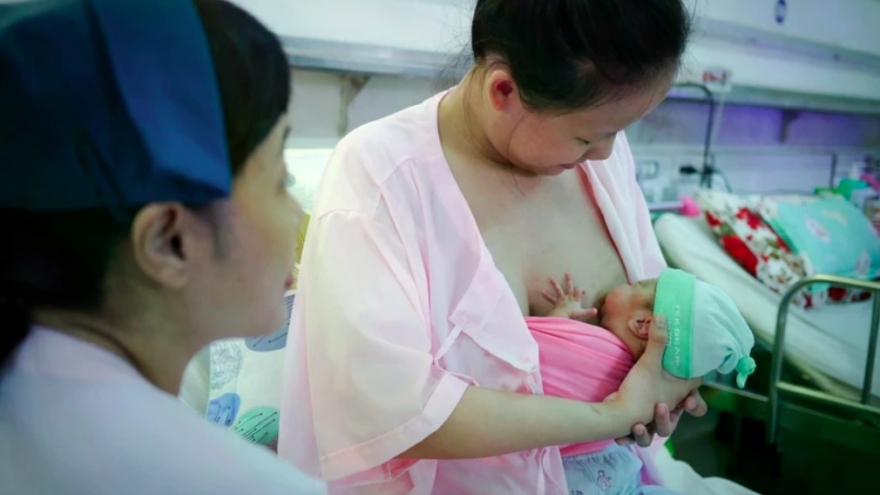 WHO urges accelerated action to save mothers, newborns