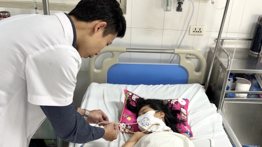 Bé gái 11 tuổi ở Bắc Giang bị chó nhà cắn thủng thực quản