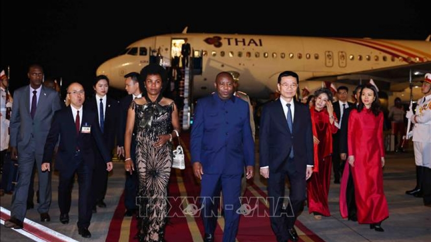 Tổng thống Cộng hòa Burundi đến Hà Nội, bắt đầu thăm chính thức Việt Nam