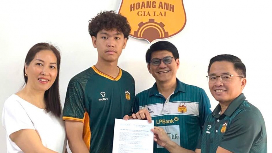 Chuyển nhượng V-League: HAGL ký hợp đồng với thủ môn Việt kiều