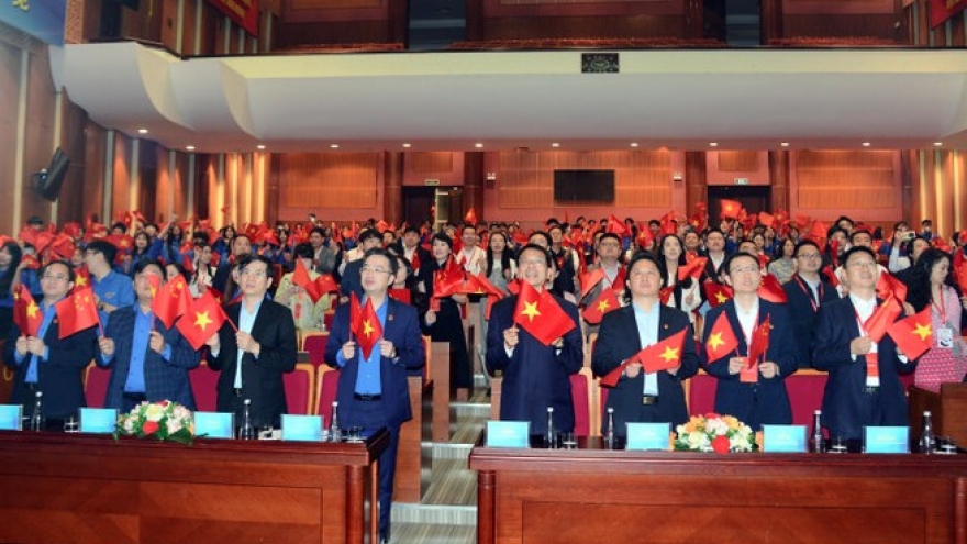 Vietnam – China friendship youth meeting concludes