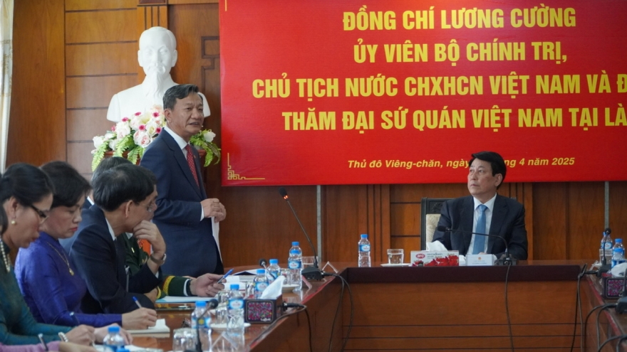 Chủ tịch nước Lương Cường thăm Đại sứ quán Việt Nam tại Lào