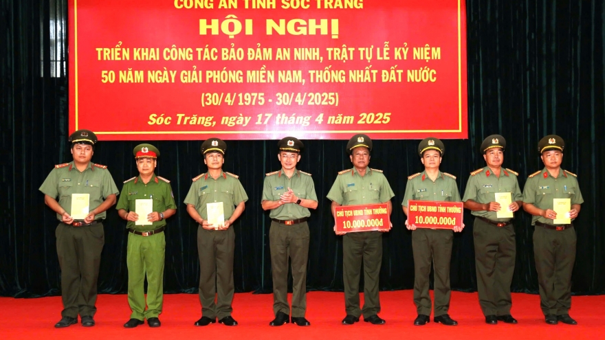 Khen thưởng lực lượng bắt kẻ lừa đảo trở về từ Campuchia