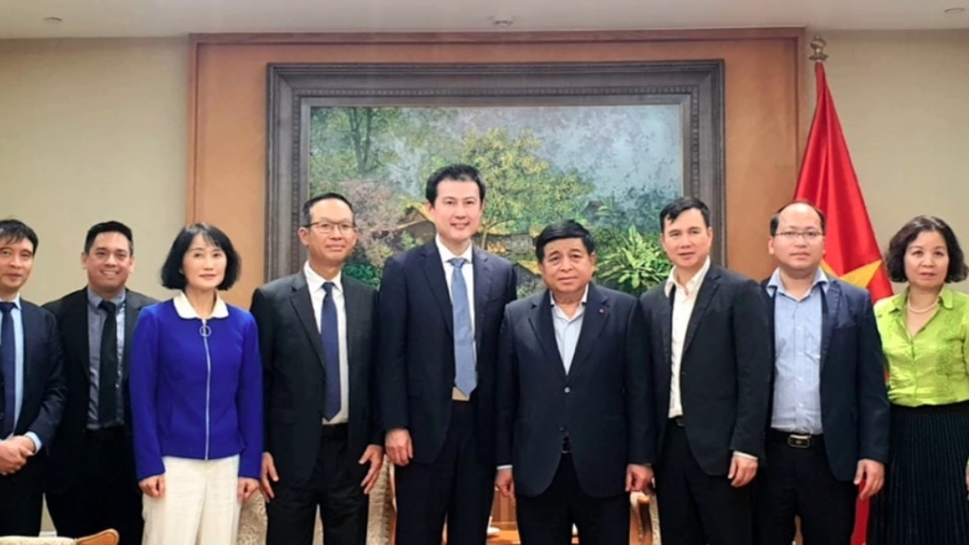 US chipmaker urged to help Vietnam develop AI, semiconductor hub
