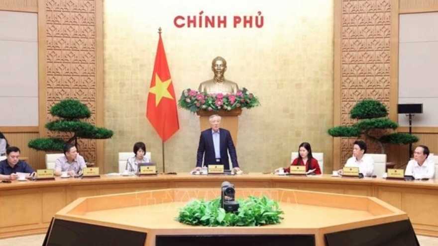 Deputy PM pledges to assist firms to expand investment in int’l financial centres