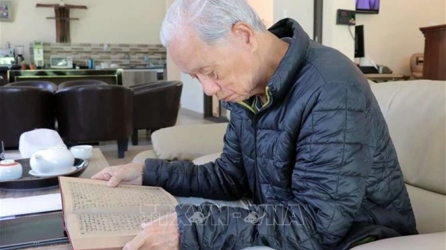 Long-lost diary returned to war reporter