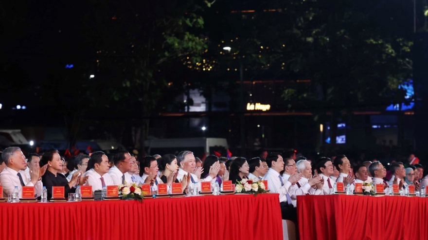Lãnh đạo Đảng, Nhà nước dự Chương trình nghệ thuật đặc biệt "Mùa Xuân thống nhất"