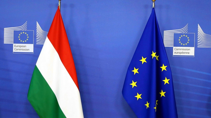 Hungary kêu gọi EU thúc đẩy đàm phán với Mỹ và Trung Quốc