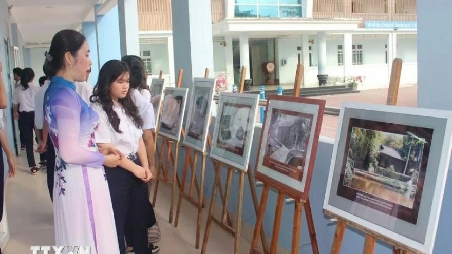 Valuable photos, documents highlight President Ho Chi Minh’s life and career