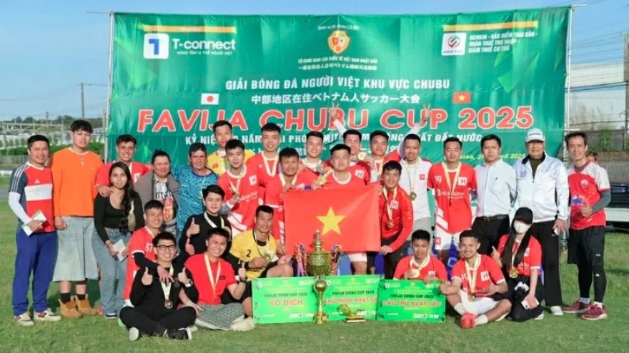 Vietnamese community football tournament in Japan marks national reunification