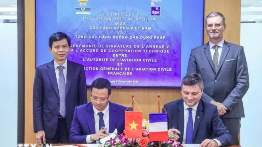 Vietnam, France cooperate to strengthen aviation safety monitoring capability