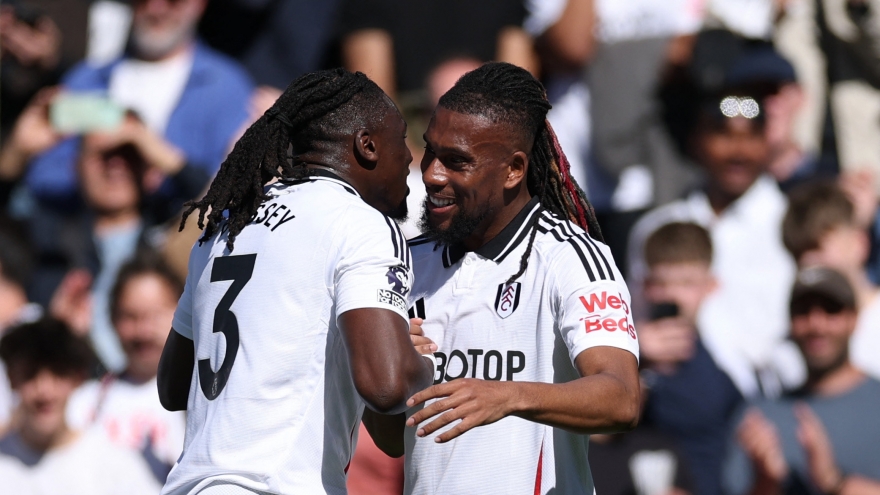 Kết quả vòng 31 Ngoại hạng Anh 2024/2025: Liverpool thua sốc Fulham