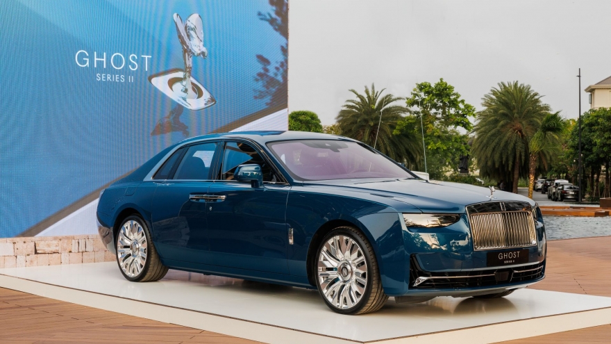 Cận cảnh Rolls-Royce Ghost II giá từ 34,9 tỷ đồng vừa ra mắt tại Việt Nam