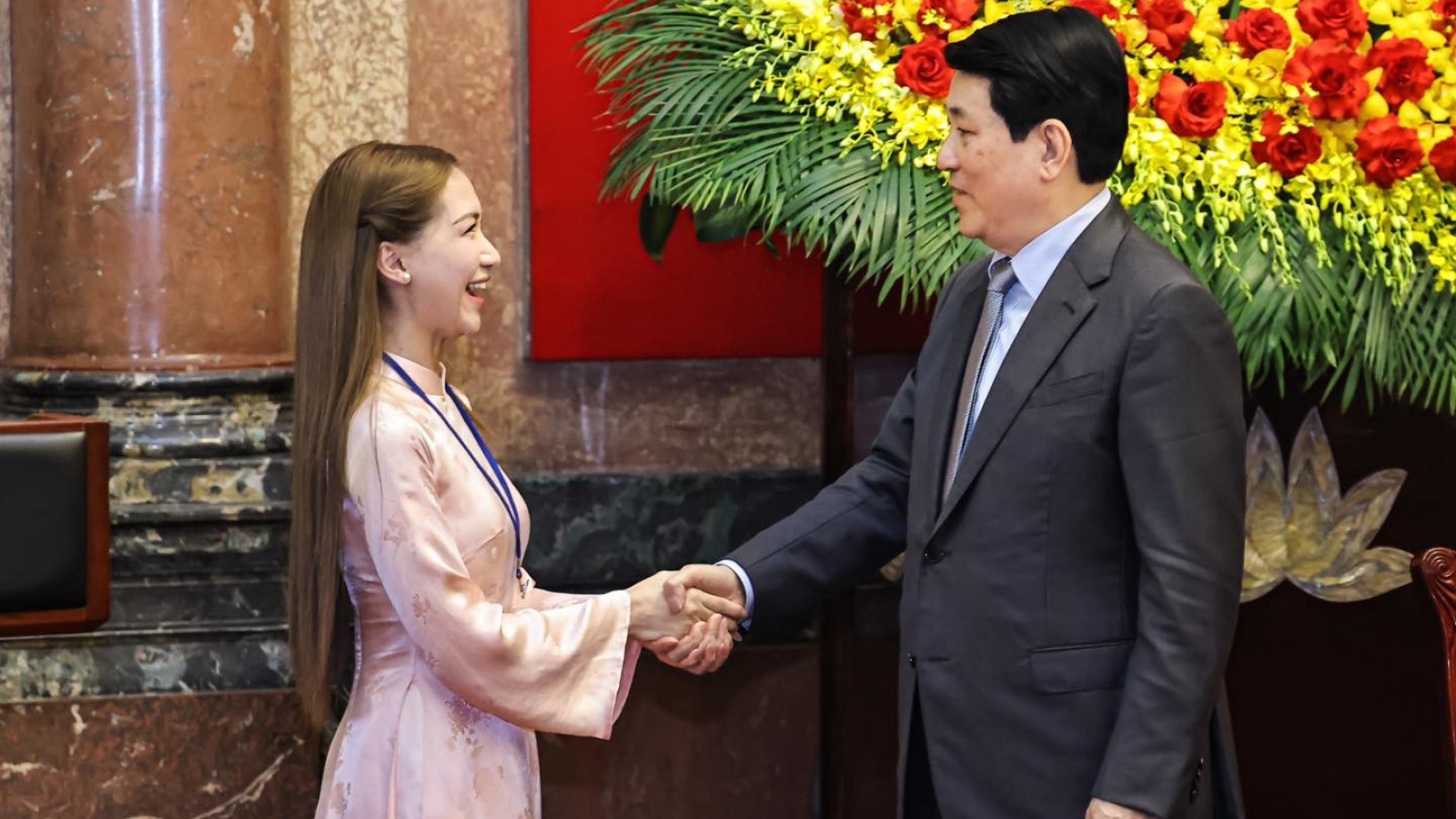 Sao Việt 17/4: Hòa Minzy hạnh phúc vì được tôn vinh trong "Việc tử tế"