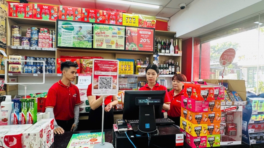 Vừa đi siêu thị vừa giao dịch ngân hàng dễ dàng tại hệ thống WinMart