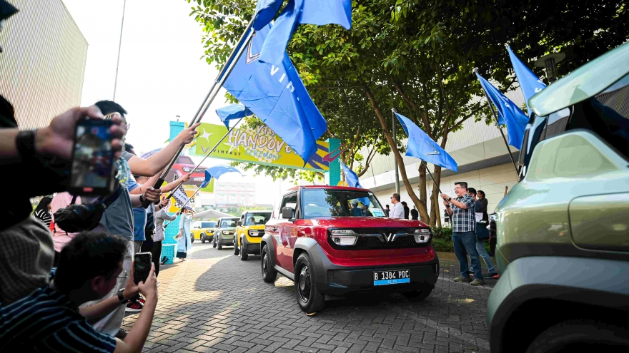 VinFast delivers 400 EVs to Indonesian customers after two months of launch