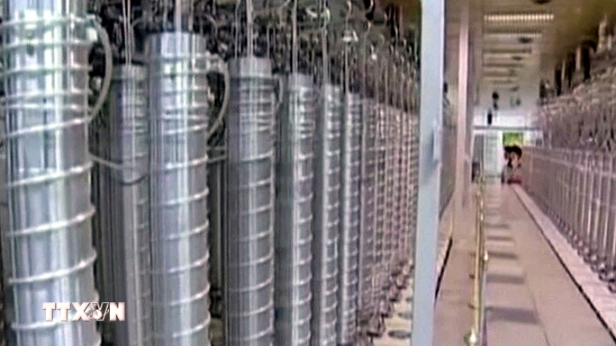 Iran cảnh báo chôn vùi Israel và các căn cứ Mỹ