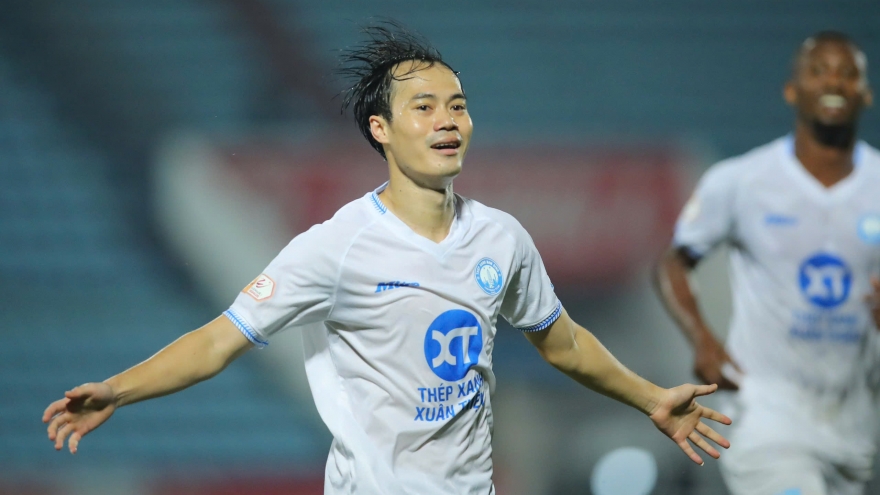 Văn Toàn rực sáng, Nam Định thắng dễ Hải Phòng tại vòng 17 V-League 2024/2025