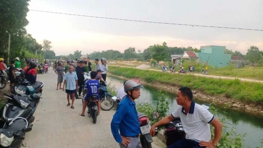 Phát hiện thi thể 2 mẹ con dưới kênh ở Quảng Nam