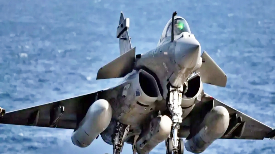 Ấn Độ đặt mua 26 máy bay chiến đấu Rafale của Pháp