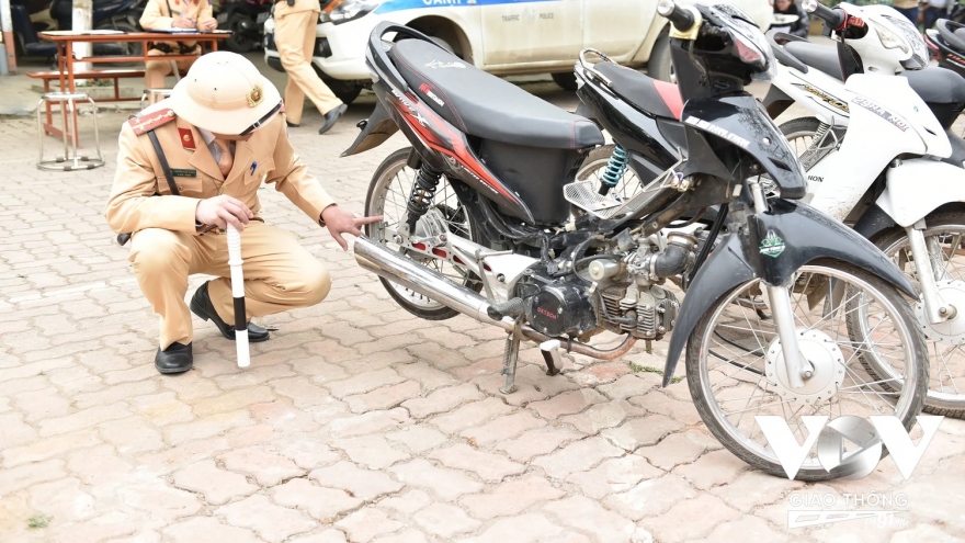 Phát hiện nhiều xe độ chế trong trường học