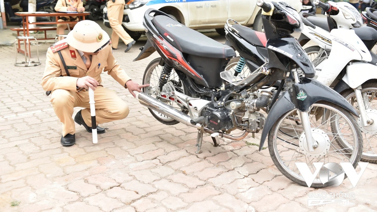Phát hiện nhiều xe độ chế trong trường học