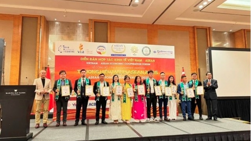 Ngon Garden, Quan An Ngon restaurants receive top ASEAN award