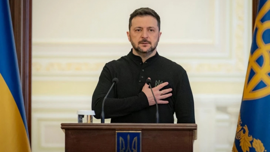 Tổng thống Ukraine thừa nhận không thể giành lại Crimea bằng biện pháp quân sự