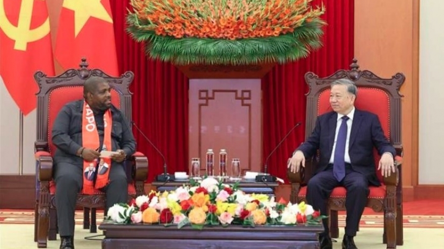 Top Vietnamese leader receives Secretary General of FRELIMO Party