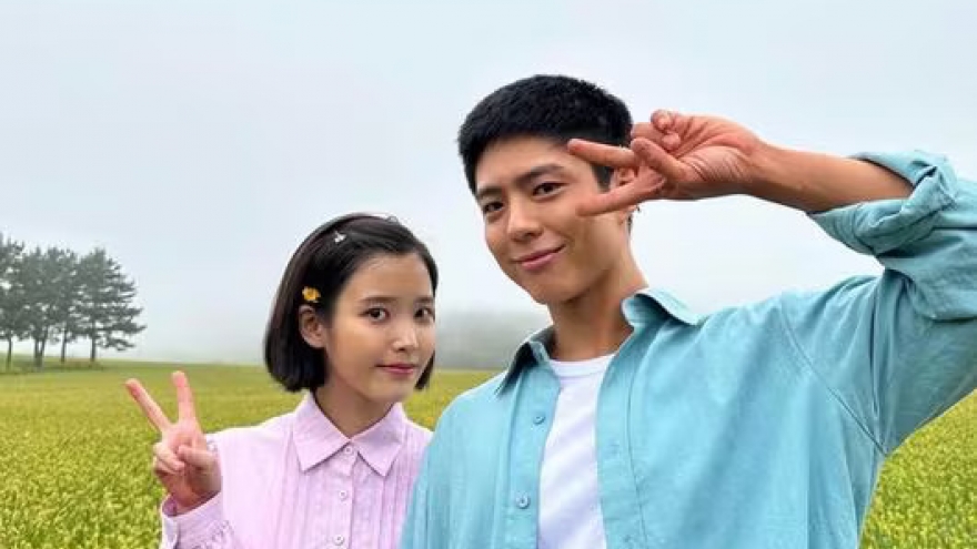IU xả ảnh hậu trường phim "Khi cuộc đời cho bạn quả quýt"