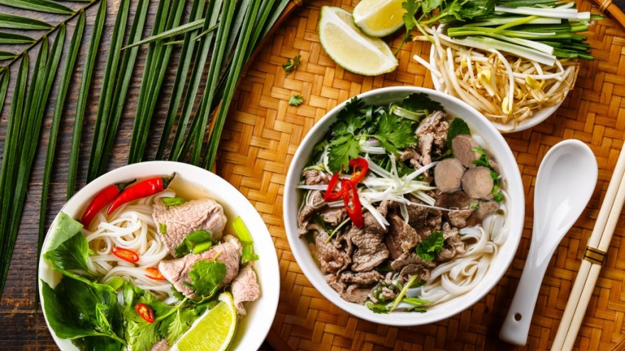 25 Vietnamese dishes featured in top 100 Southeast Asia street food list