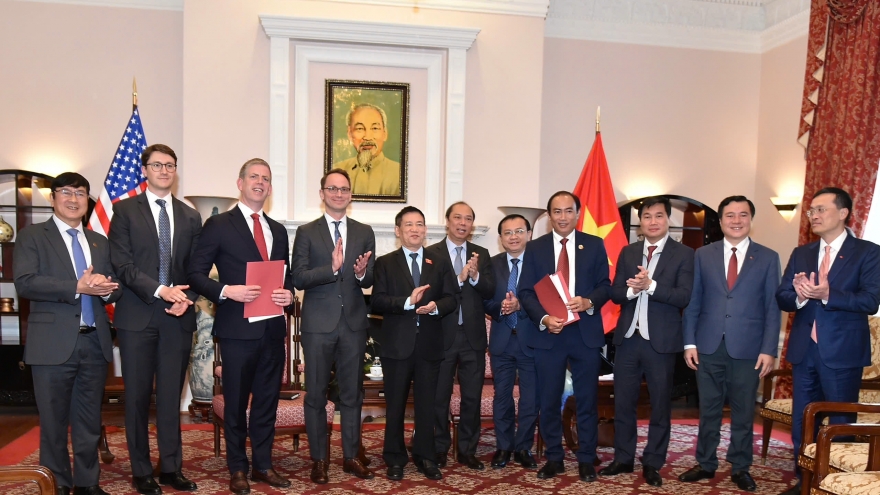Vietjet và AV AirFinance ký kết hợp tác 300 triệu USD phát triển đội bay