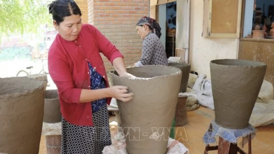 Ninh Thuan ancient heritage embraces modern market