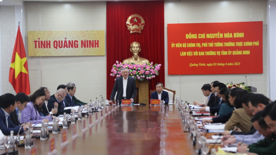 Phó Thủ tướng Nguyễn Hòa Bình làm việc với Ban Thường vụ Tỉnh ủy Quảng Ninh