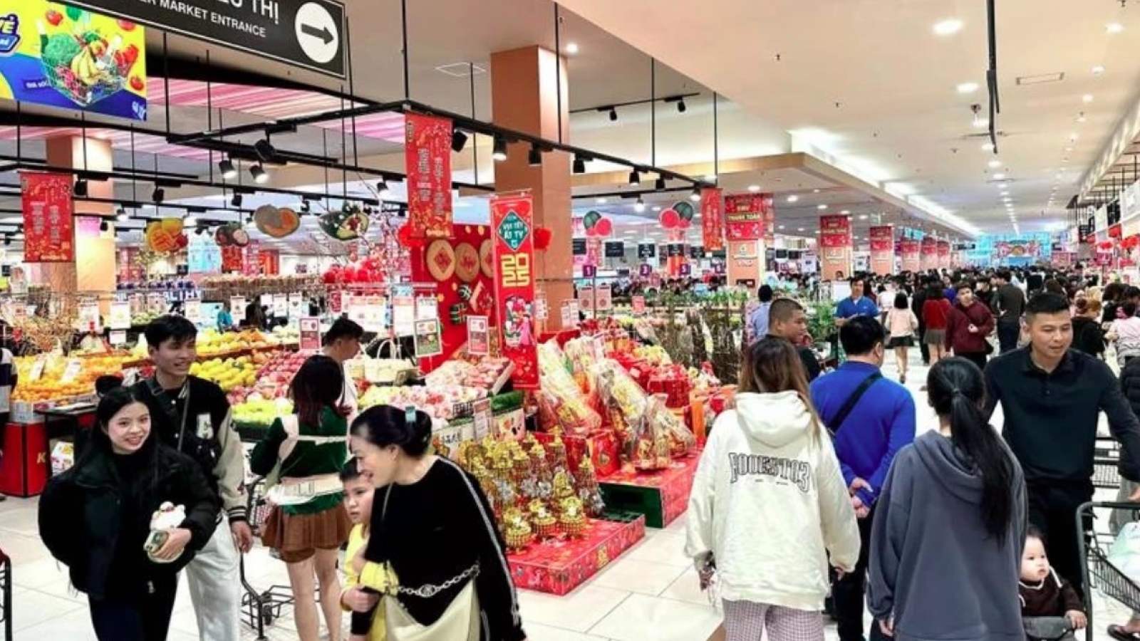 Vietnam stimulates domestic consumption, diversifies export markets