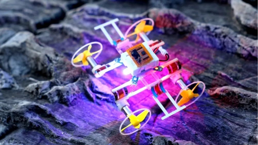 Trung Quốc chế tạo robot “nhỏ nhất và nhẹ nhất thế giới” có thể biến hình