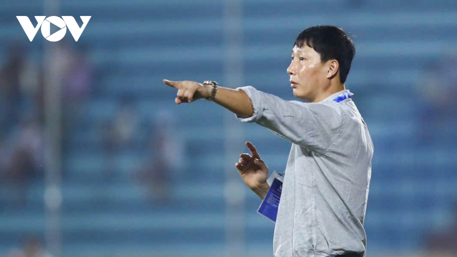 Các ngôi sao Đông Nam Á kém sức hút, HLV Kim Sang Sik gặp khó trước ngày đấu MU