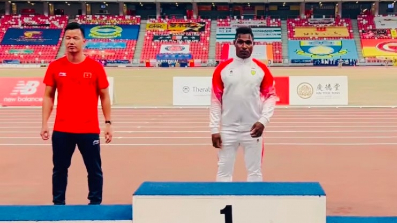 Two silver medals for Vietnam at Singapore track and field event