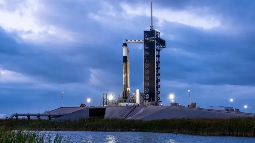 SpaceX phóng tàu vũ trụ đưa phi hành đoàn vào quỹ đạo trên vùng cực của Trái Đất
