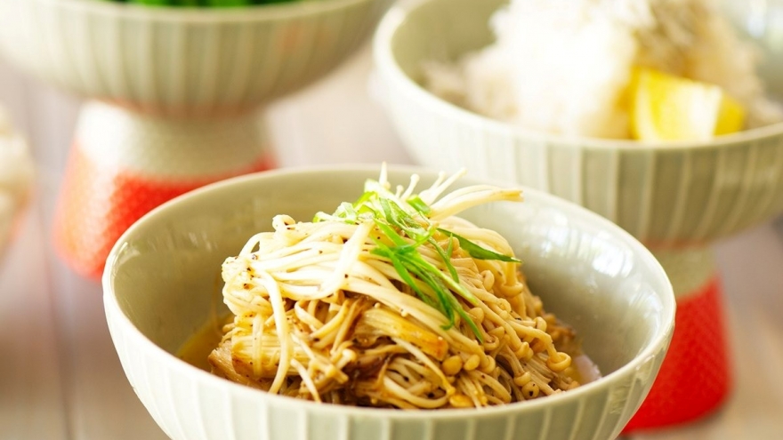 Việt Nam có loại nấm rẻ tiền nhưng ăn vào lại bổ đủ đường, cứ ra chợ là thấy