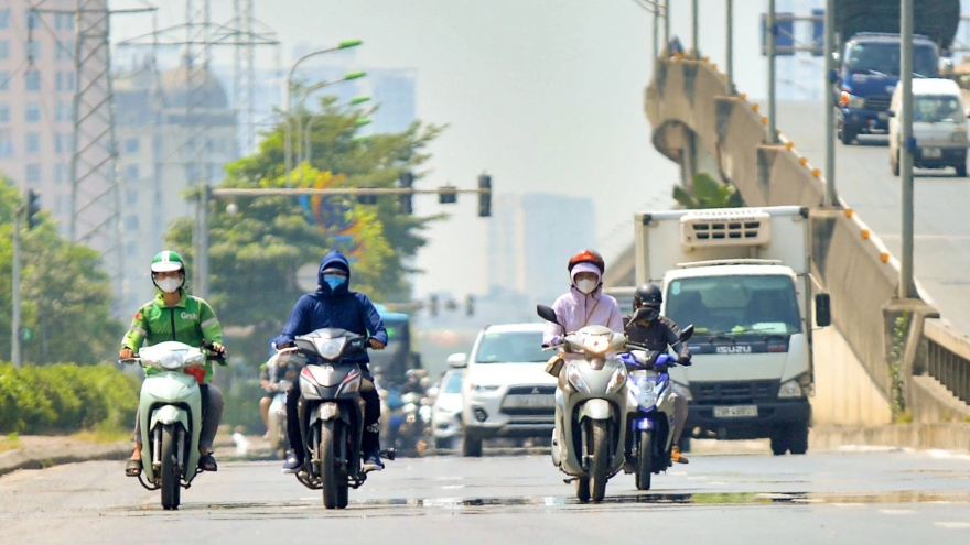 Thời tiết hôm nay 30/4: Nam Bộ ngày nắng nóng, chiều tối và đêm có mưa rào và dông