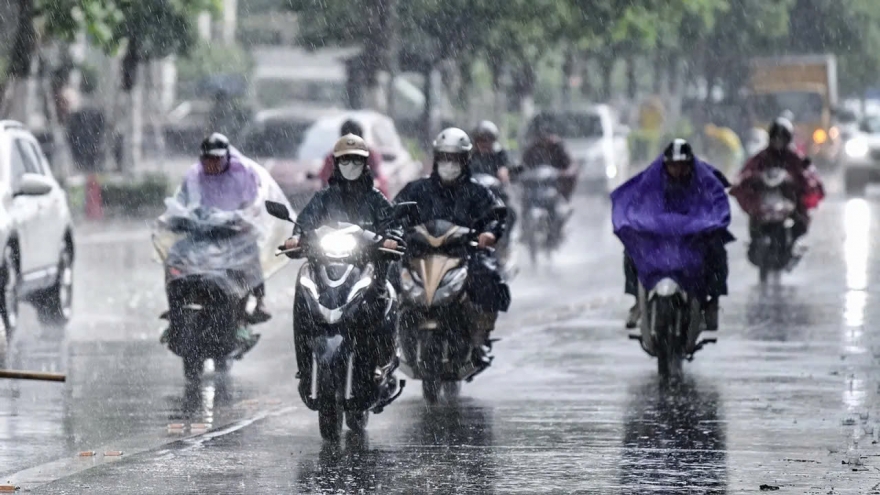 Thời tiết ngày mai 1/5: Hà Nội có mưa rào và rải rác có dông