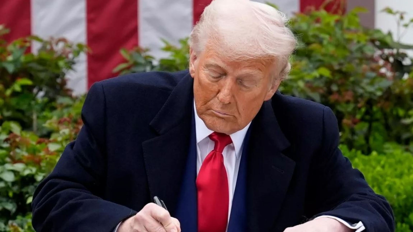 Tổng thống Trump tự lựa chọn công thức áp thuế đối ứng