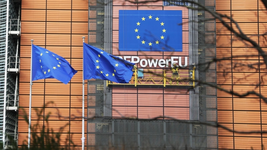 EU miễn trừ hoàn toàn thuế cho hàng công nghiệp của Mỹ, ông Trump thấy “chưa đủ”