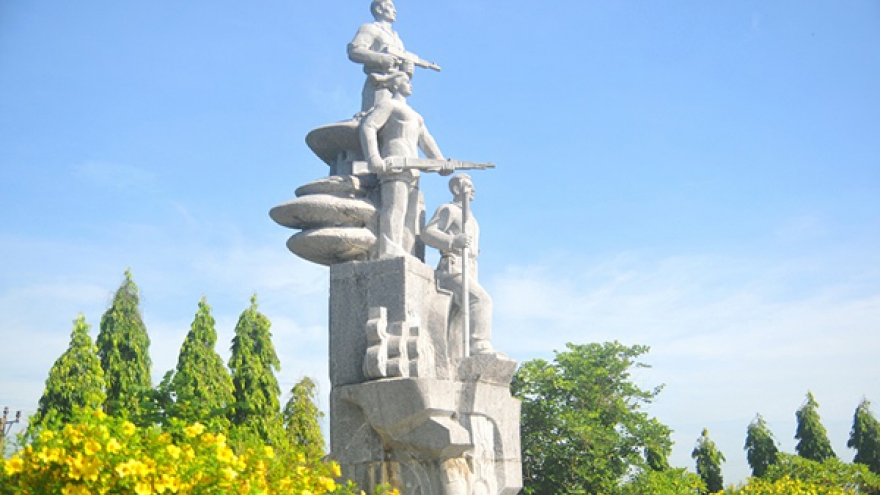 Quảng Ngãi đưa phiếu đổi tên xã mới đến tận nhà để người dân góp ý