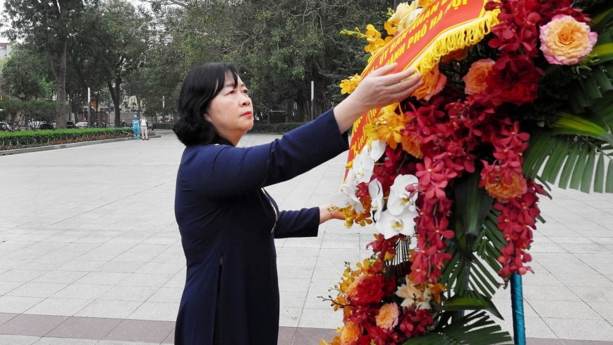 Lãnh đạo Hà Nội dâng hoa kỷ niệm 155 năm Ngày sinh Lênin