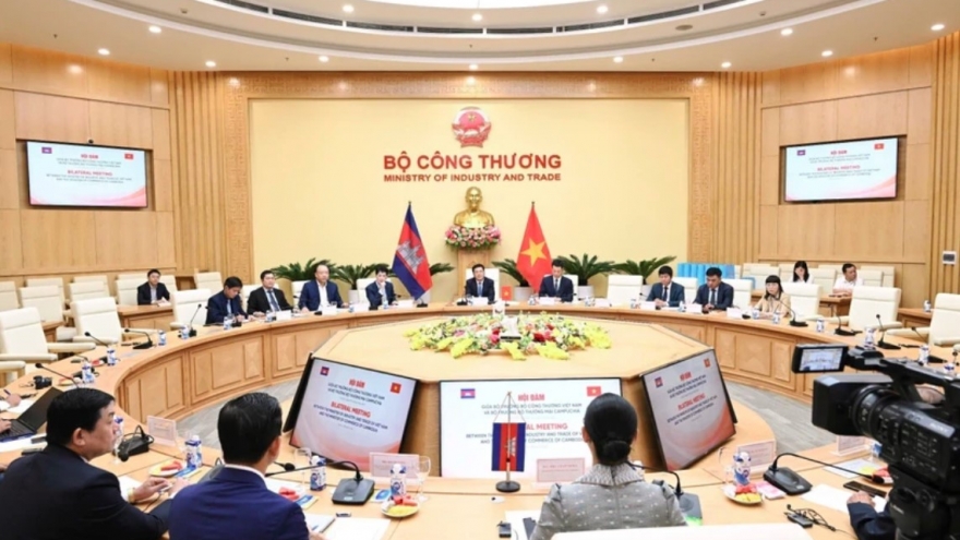 Vietnam, Cambodia seek ways to bolster economic, trade ties