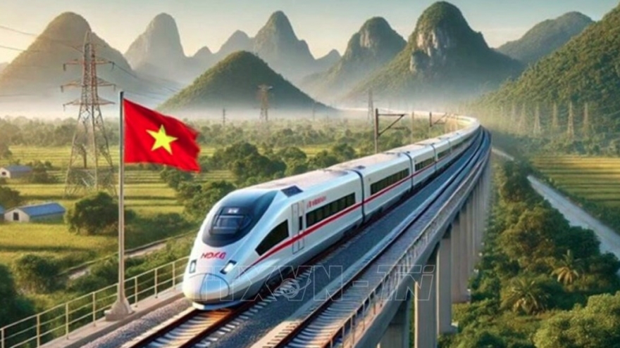 Vietnam, China ink pivotal agreements on railway, road cooperation