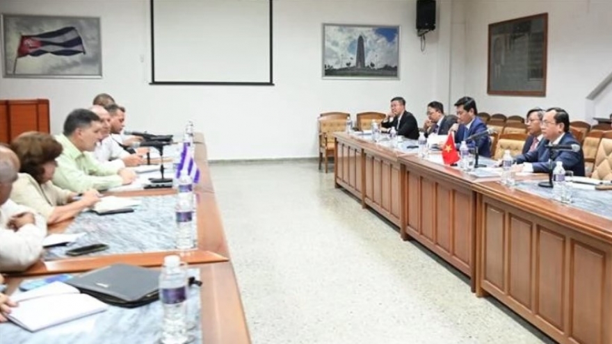 Vietnam eyes stronger relations with Cuba