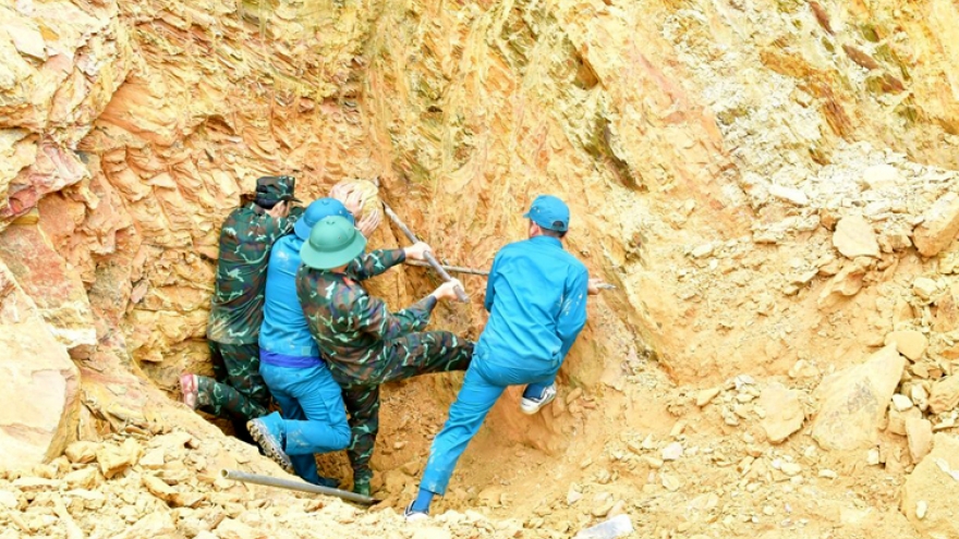 Another war-time bomb safely defused in central Vietnam